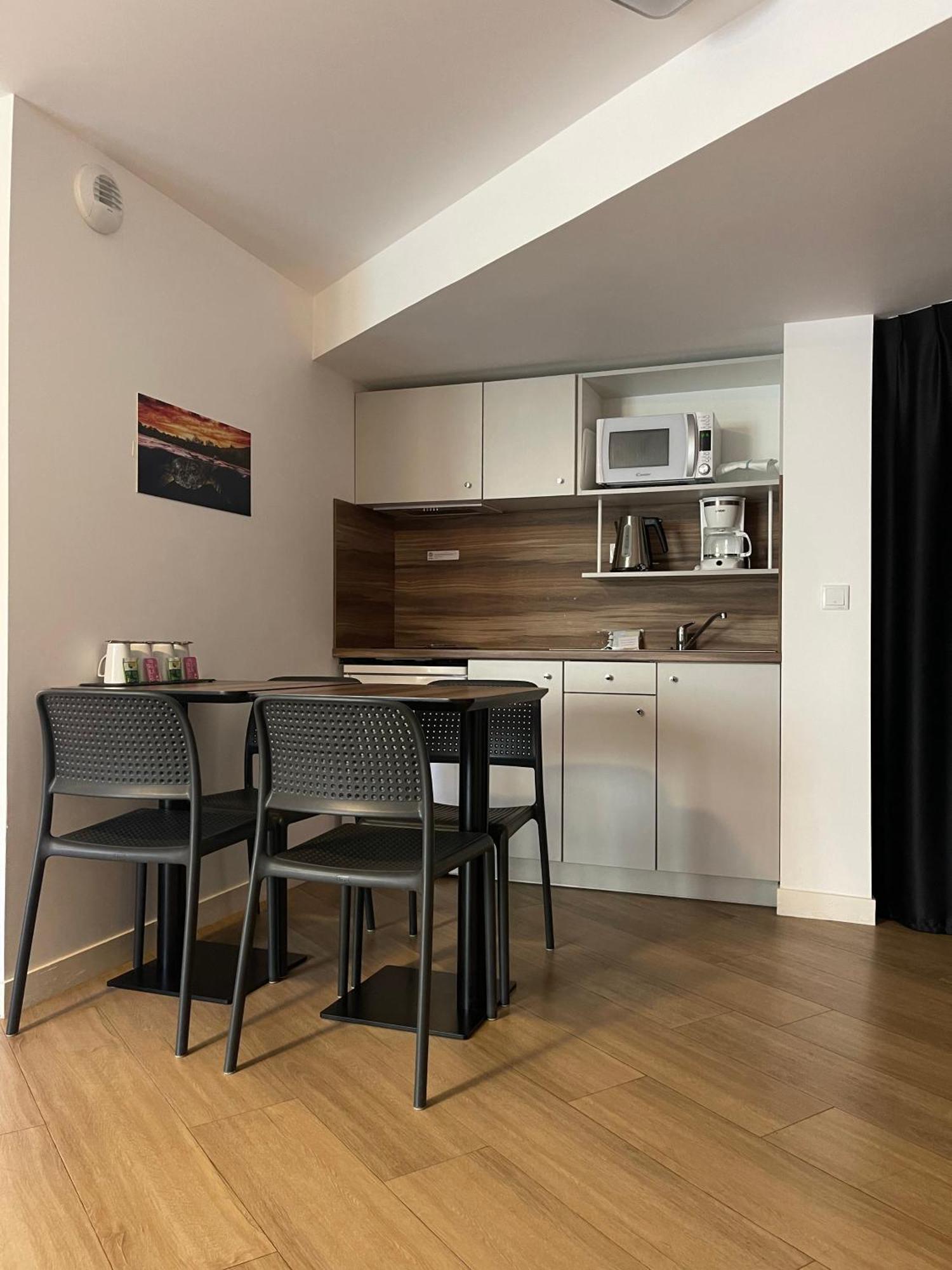 Athome Residence Et Spa La Rochelle  Exterior photo